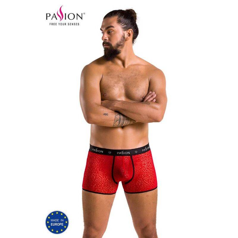 Short Parker Passion 046 rojo con abertura, modelo de frente