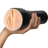 Kiiroo FeelKayley Gunner en la mano