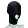 Boundless Hood capucha negra colocada en un maniquí, de frente