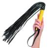 Boundless Flogger sujeto con la mano