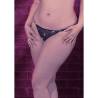 Tanga abierto con pedrería Radiance talla grande, modelo de frente