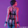 California Exotics Euphoria esposas acolchadas, puestas en una modelo, de espaldas