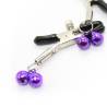Pinzas Ohmama Fetish con cascabeles lila, detalle de los cascabeles