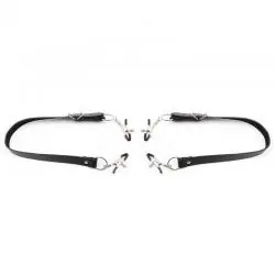 Ohmama fetish - pinzas clitoris con correas piernas