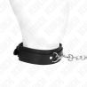 Collar Kink con correa, textura de serpiente, puesto en un cuello de maniquí