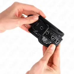 Kink - muñequeras con patrón de diamantes negro ajustable 17-26 cm x 5.5 cm Kink - muñequeras con patrón de diamantes negro ajustable 17-26 cm x 5.5 cm