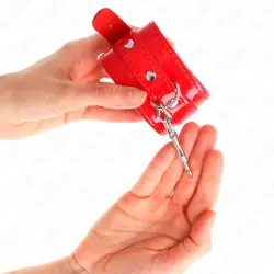 Kink - muñequeras con tachuelas rojo ajustable 23-33 cm Kink - muñequeras con tachuelas rojo ajustable 23-33 cm