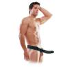 Arnés hueco negro Fetish Fantasy colocado sobre modelo, vista de tres cuartos