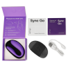 Contenido de la caja del We-Vibe Sync Go violeta abierta con mando y cable