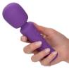 Stella Liquid Silicone Massager en la mano