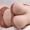 Xise Tiny, torso femenino con lencería marrón y gotas de agua