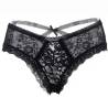 Panties de encaje floral Queen Lingerie, sobre fondo blanco, de frente y sin modelo