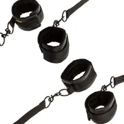 Calexotics - boundless red restraint set restriccion cama
