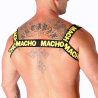Arnés doble Macho amarillo, modelo de espaldas en tres cuartos