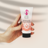 Kikí Travel gel efecto calor sabor cannabis 50 ml, tubo en la mano