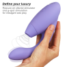 Womanizer DUO 2 lila en la mano, con el cabezal Pleasure Air y el brazo para el punto G