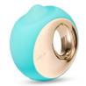 LELO ORA 3 Aqua con abertura y acabado dorado en primer plano