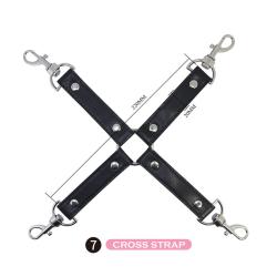 Kit BDSM Pretty Love, correa en cruz negra con mosquetones