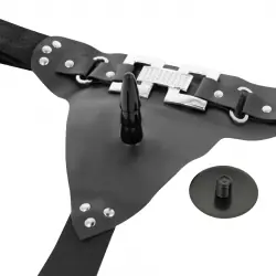 Harness attraction arnes deluxe con vibracion realistico 18 x 4.5cm Harness attraction arnes deluxe con vibracion realistico 18 x 4.5cm