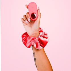 Detalle del aro flexible ILY The Ring rosa
