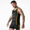 Camiseta Locker Gear Full Military Access negra con ribetes amarillos, vista tres cuartos