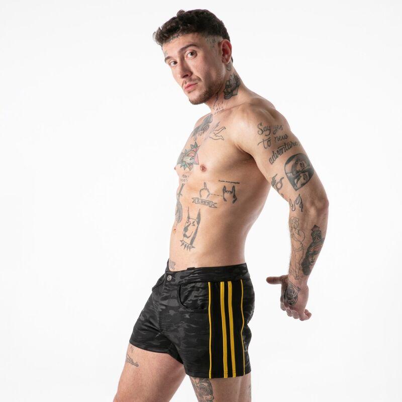 Short Locker Gear Full Military Access negro y amarillo, vista tres cuartos