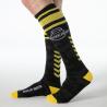 Calcetines altos Locker Gear negros y amarillos, vista lateral