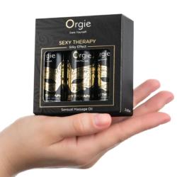 Set Orgie Sexy Therapy Mini Size Collection sostenido sobre la mano