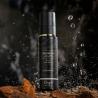 Orgie Sensfeel para hombre 100 ml en una composición sobre fondo oscuro