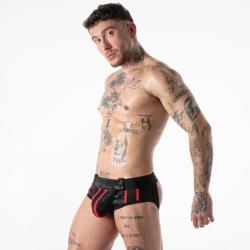 Locker Gear Full Military Access jock brief rojo, modelo de lado