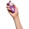 Womanizer Liberty 2 morado en la mano
