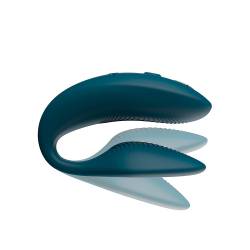 We-Vibe Sync 2 verde terciopelo con los dos brazos ajustables abiertos y cerrados
